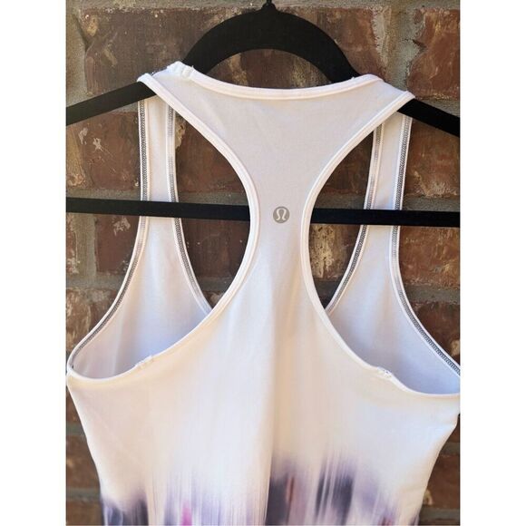 ￼ Lululemon top size small sleeveless in excellent condition - Picture 5 of 8